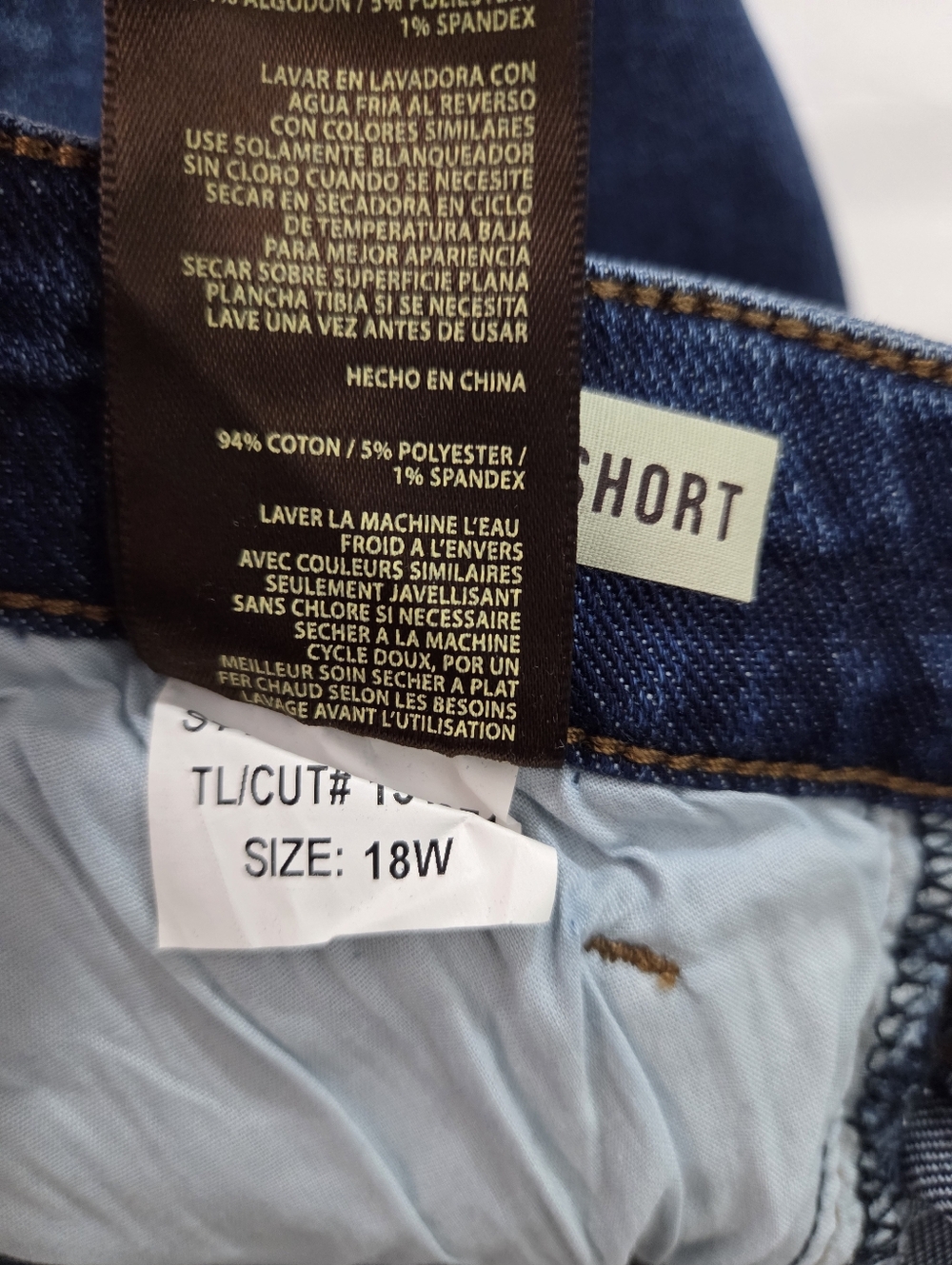 NWT Kut from the Kloth Lonnie Cuffed Boyfriend Short Jean Denim Size 18W Casual - Picture 10 of 10